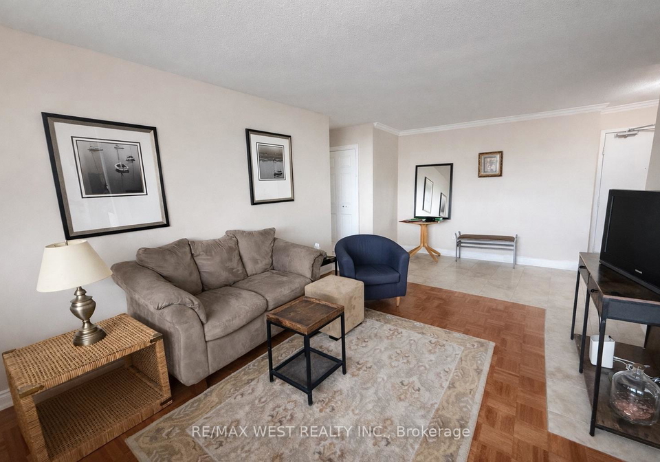 541-blackthorn-avenue-toronto-ontario-w12903804