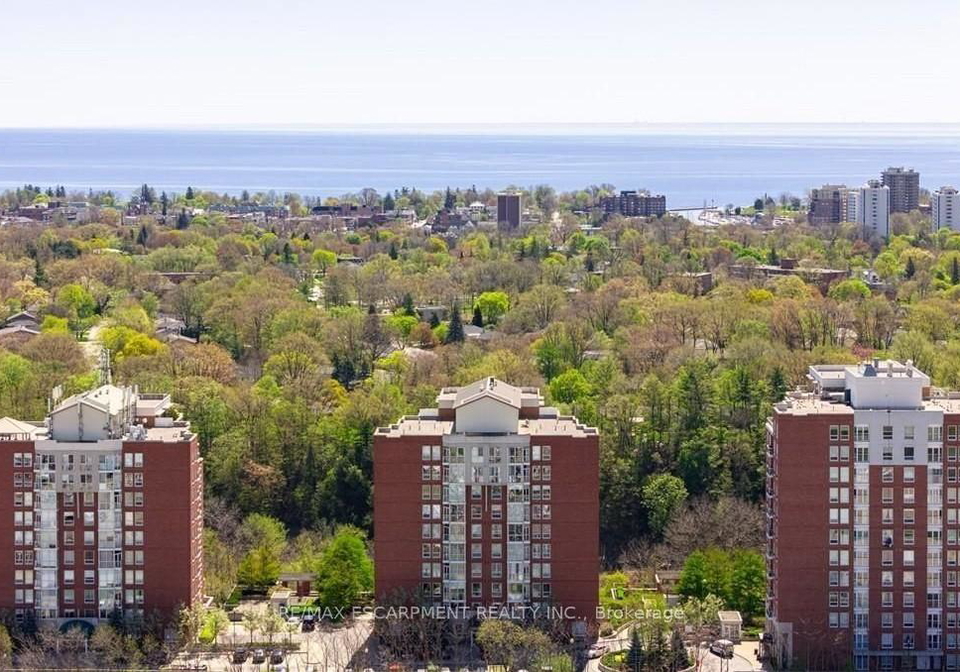 50-old-mill-road-oakville-ontario-w12903908