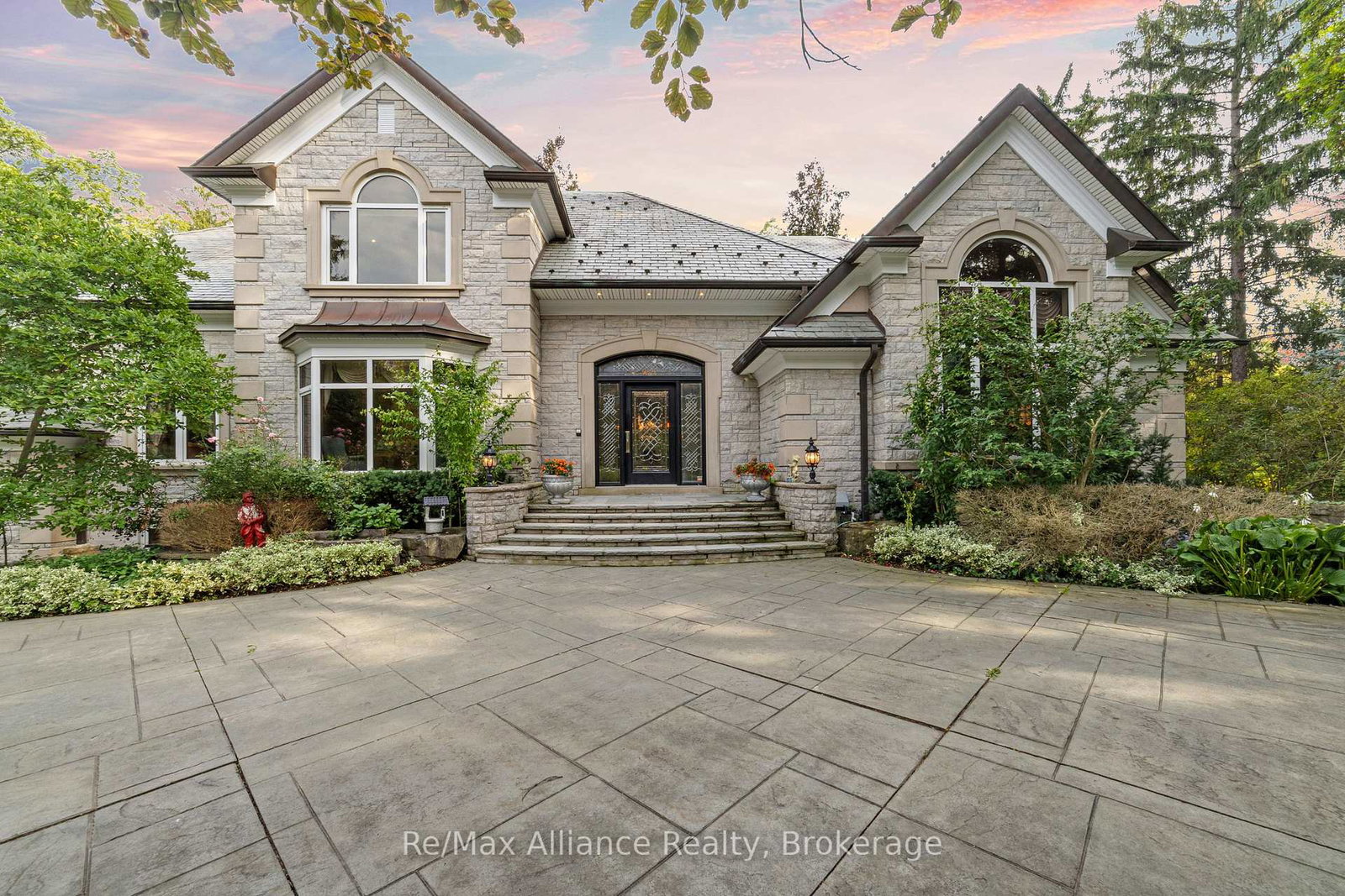 1024-linbrook-road-oakville-ontario-w12904412