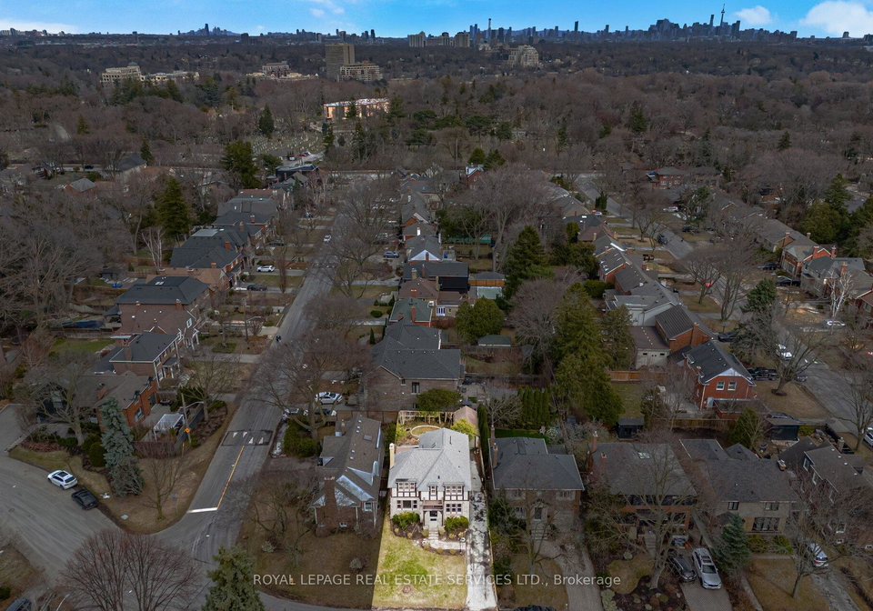 209-grenview-boulevard-s-etobicoke-ontario-w12905246