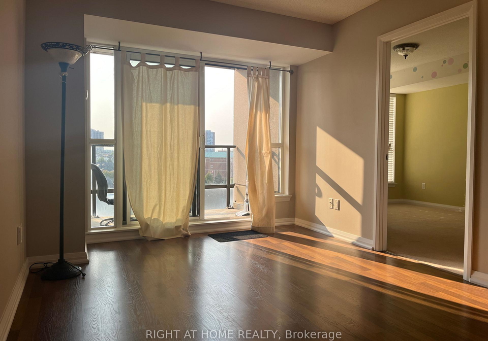 220-forum-drive-mississauga-ontario-w12905362