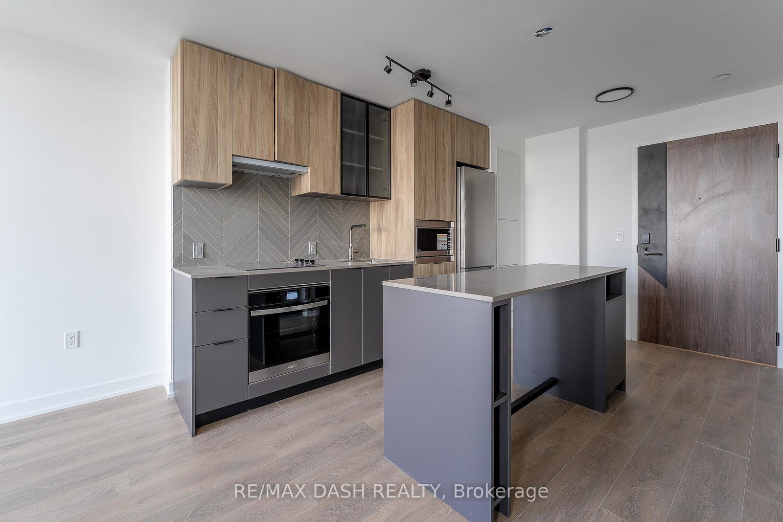 1037-the-queensway-avenue-etobicoke-ontario-w12905700