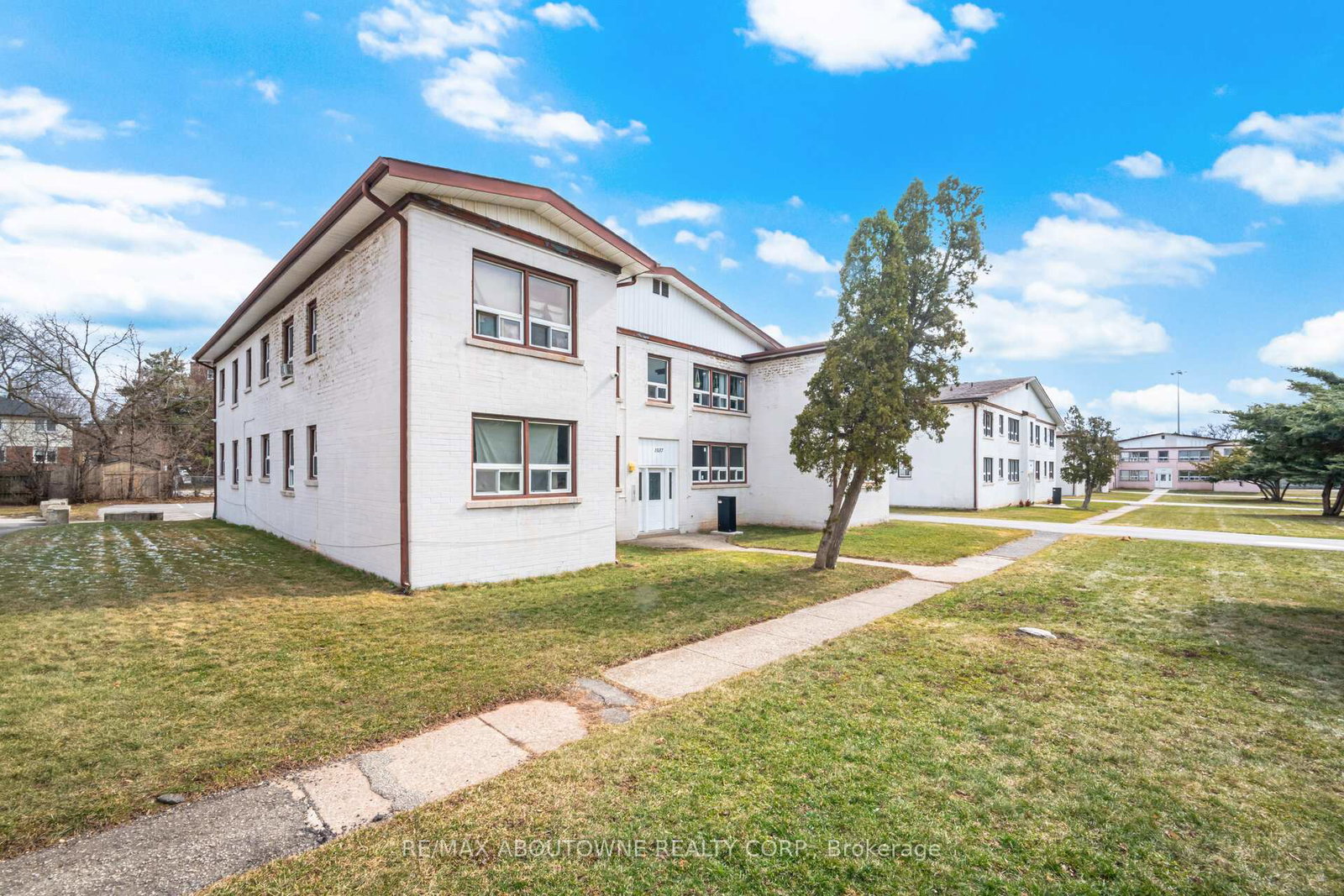 103churchill-avenue-e-oakville-ontario-w12905852