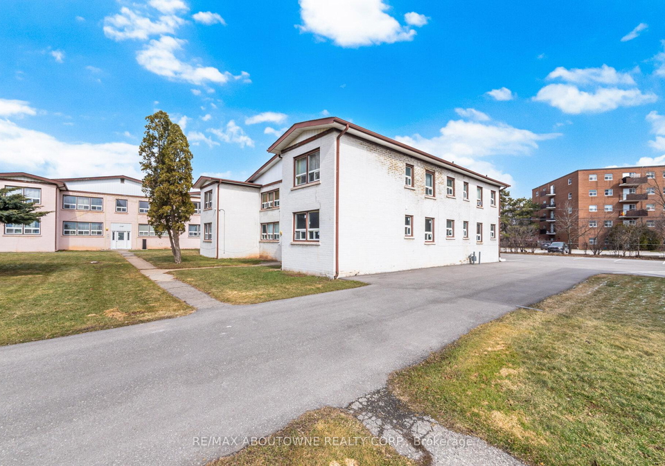 103churchill-avenue-e-oakville-ontario-w12905852