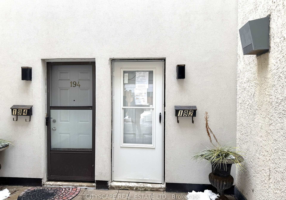 1055-dundas-street-e-mississauga-ontario-w12906000