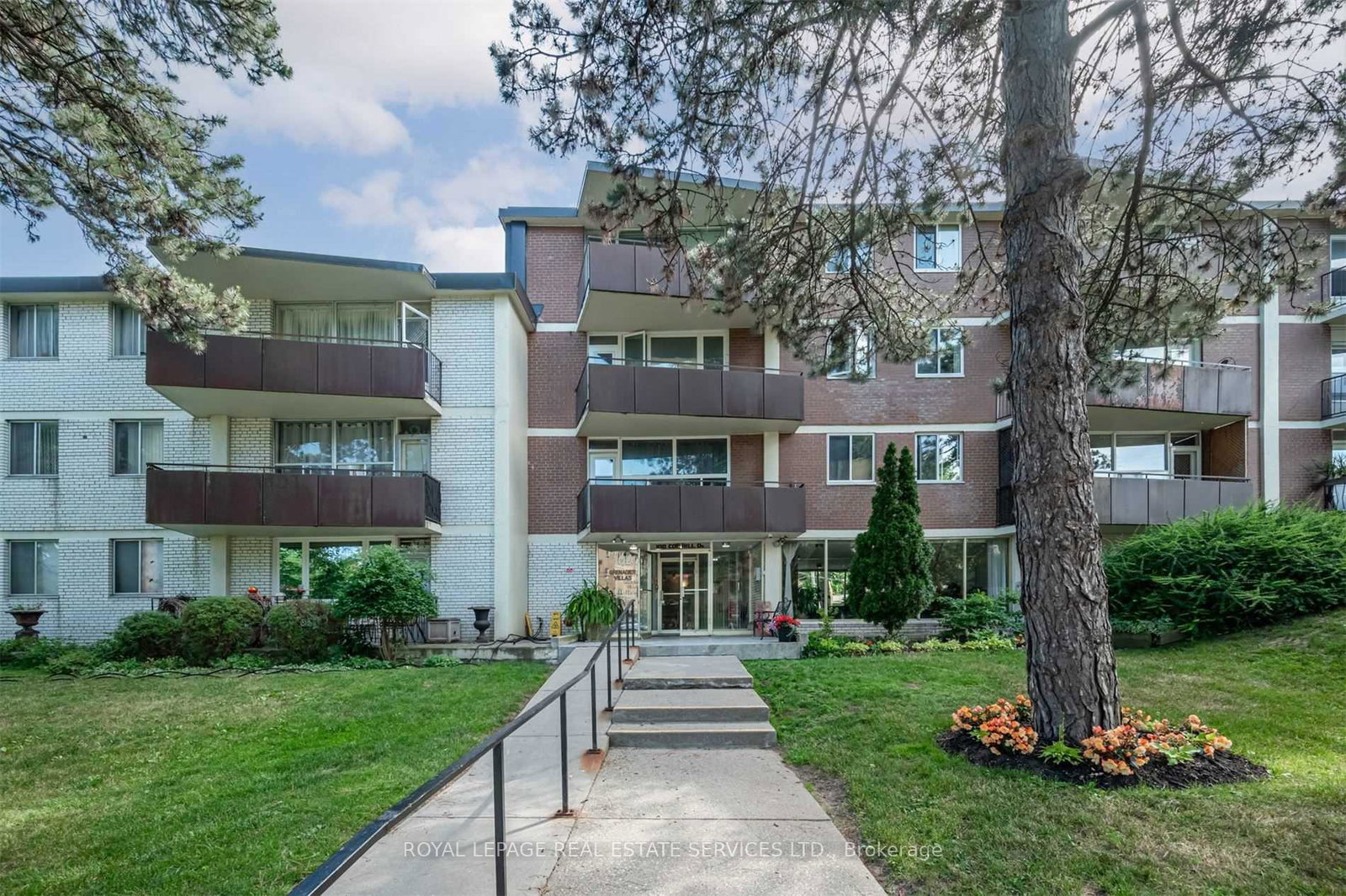 100-coe-hill-drive-toronto-ontario-w12906342