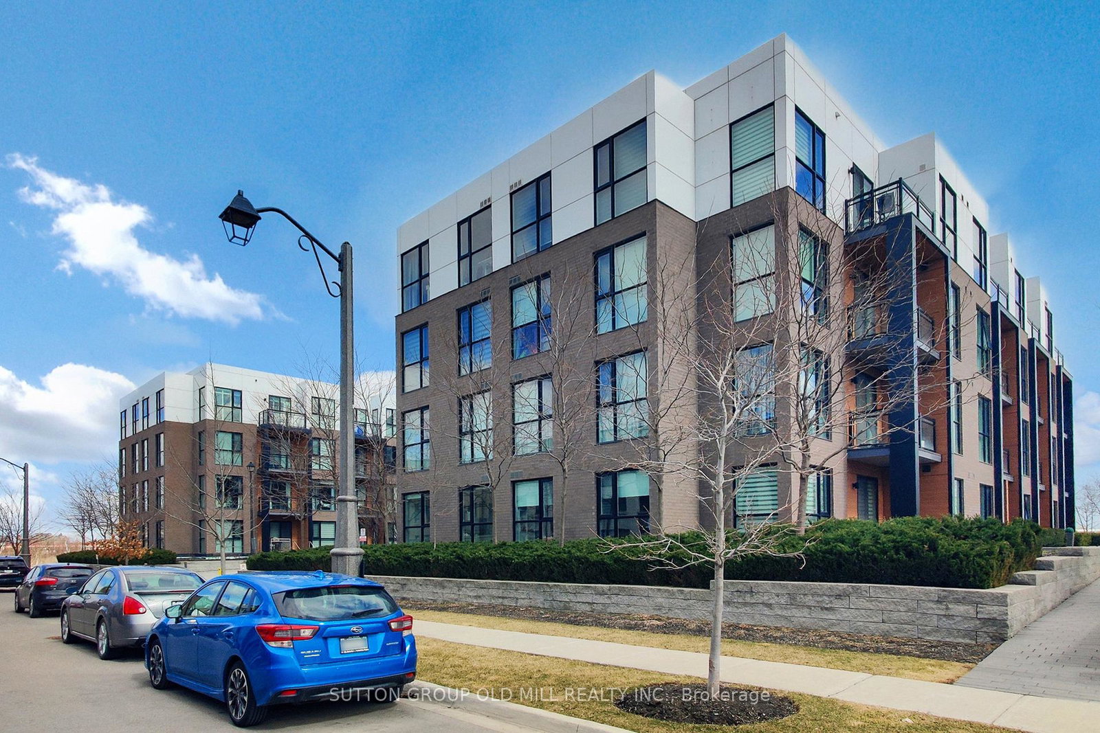 210-sabina-drive-oakville-ontario-w12907370