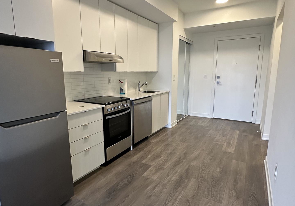 165-canon-jackson-drive-north-york-ontario-w12907586