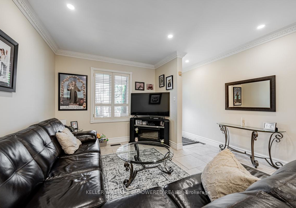 7-goodwood-avenue-toronto-ontario-w12907716