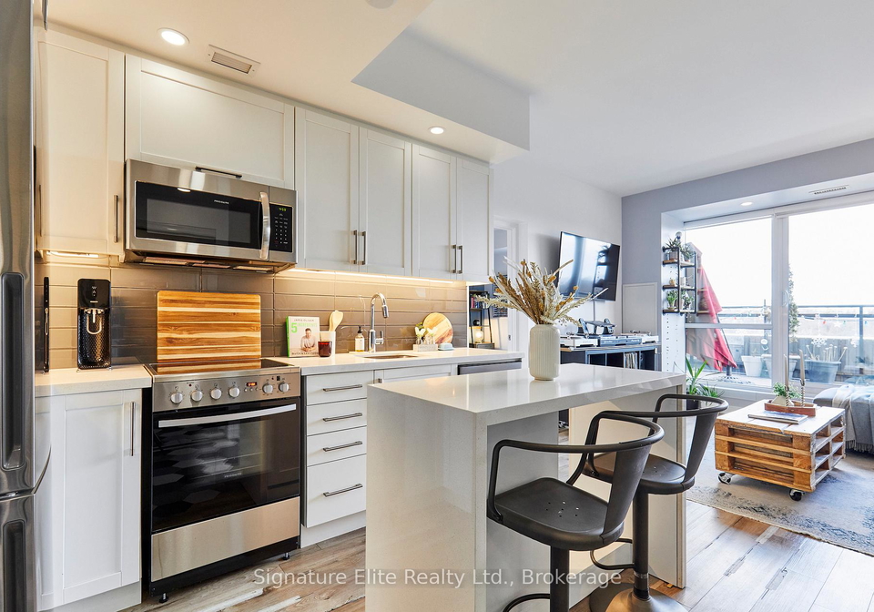 1-neighbourhood-lane-etobicoke-ontario-w12908594