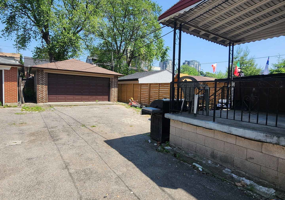 415-symington-avenue-toronto-ontario-w12908612