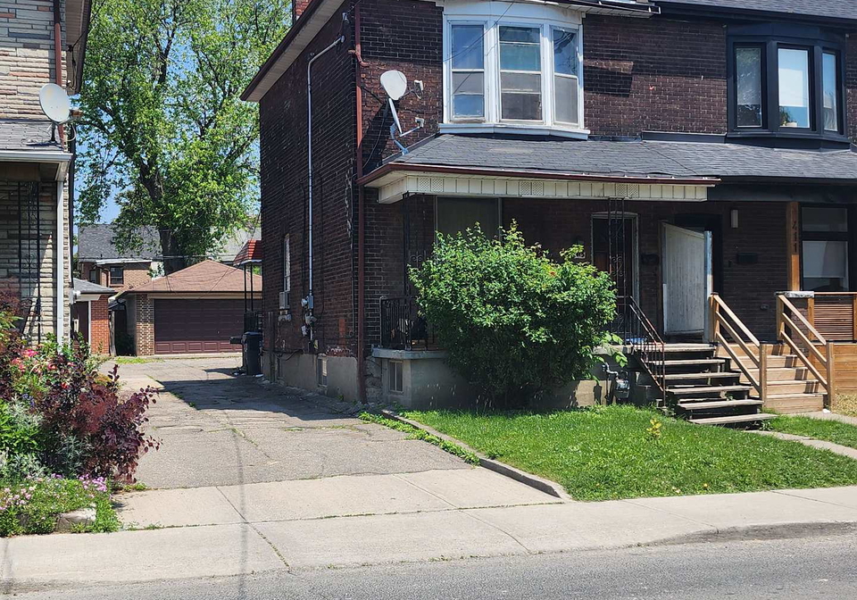 415-symington-avenue-toronto-ontario-w12908612