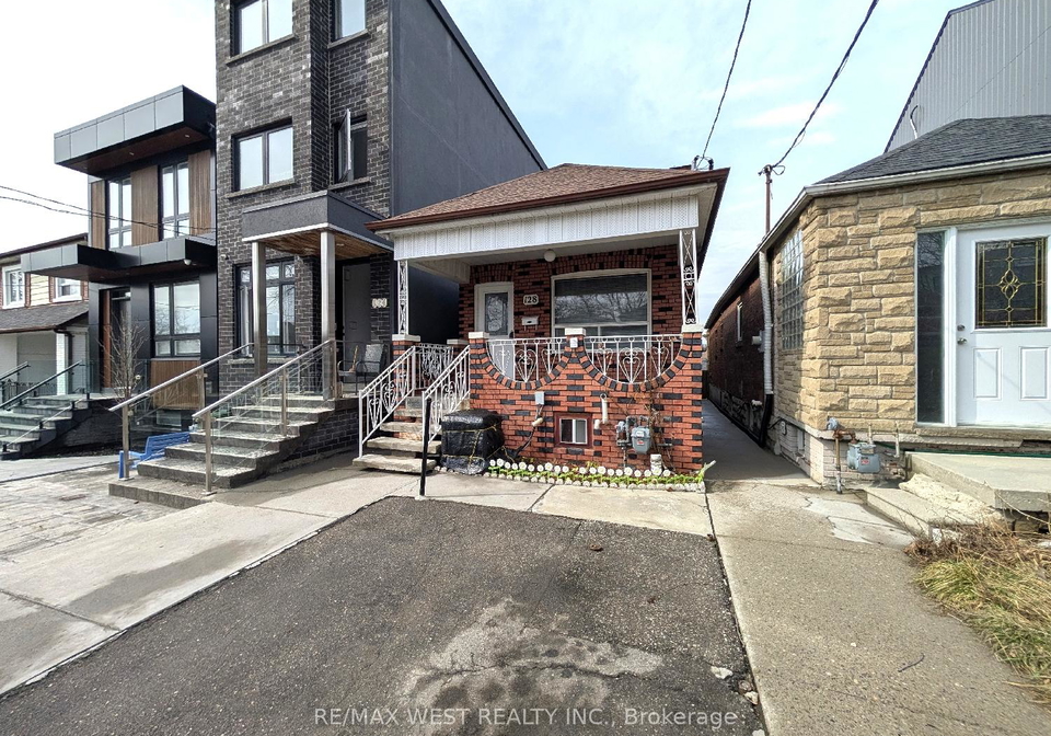 128-caledonia-road-toronto-ontario-w12908786