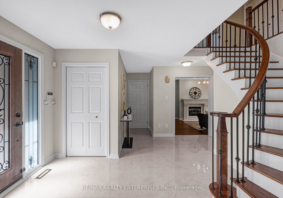 1053-red-pine-crescent-mississauga-ontario-w12908836
