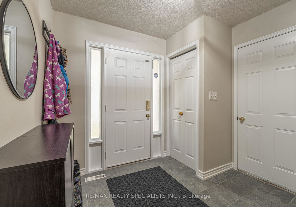 2230-walkers-line-burlington-ontario-w12908874