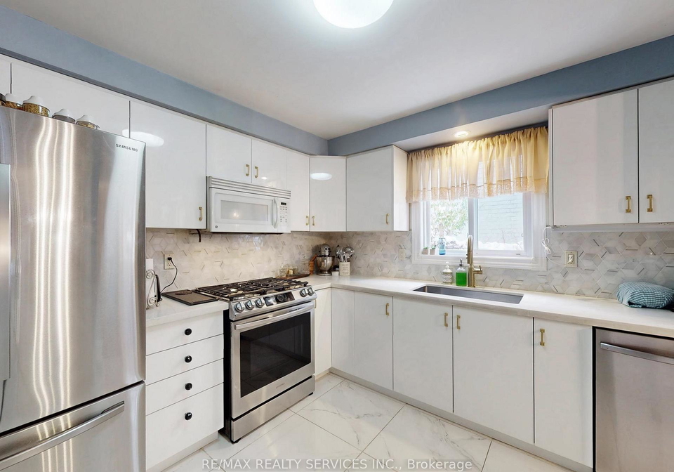 9-malabar-crescent-brampton-ontario-w12909536
