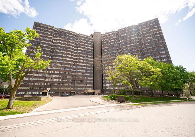 11-wincott-drive-etobicoke-ontario-w12909644