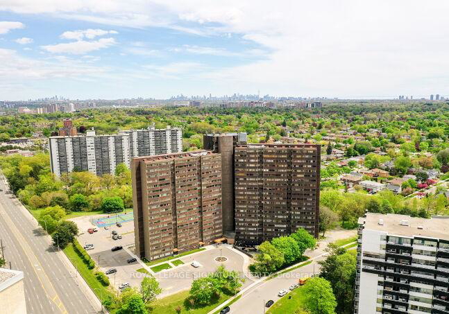11-wincott-drive-etobicoke-ontario-w12909644