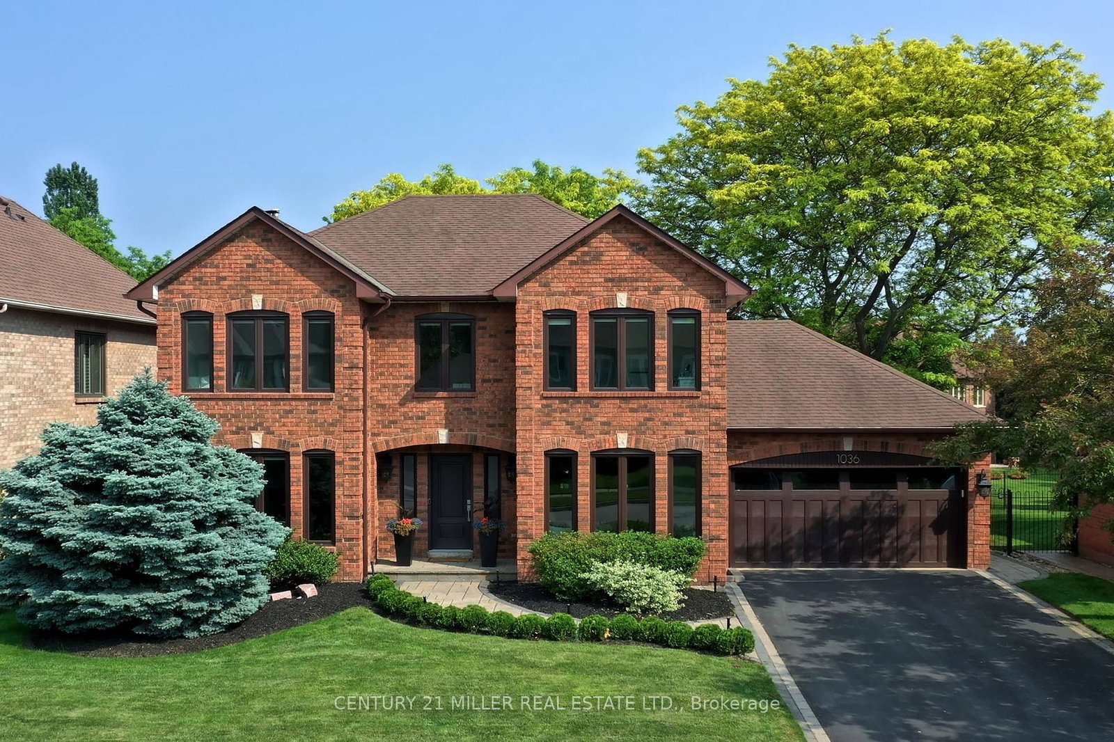 1036-masters-green-oakville-ontario-w12909686