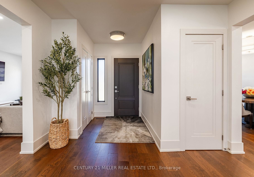 1036-masters-green-oakville-ontario-w12909686