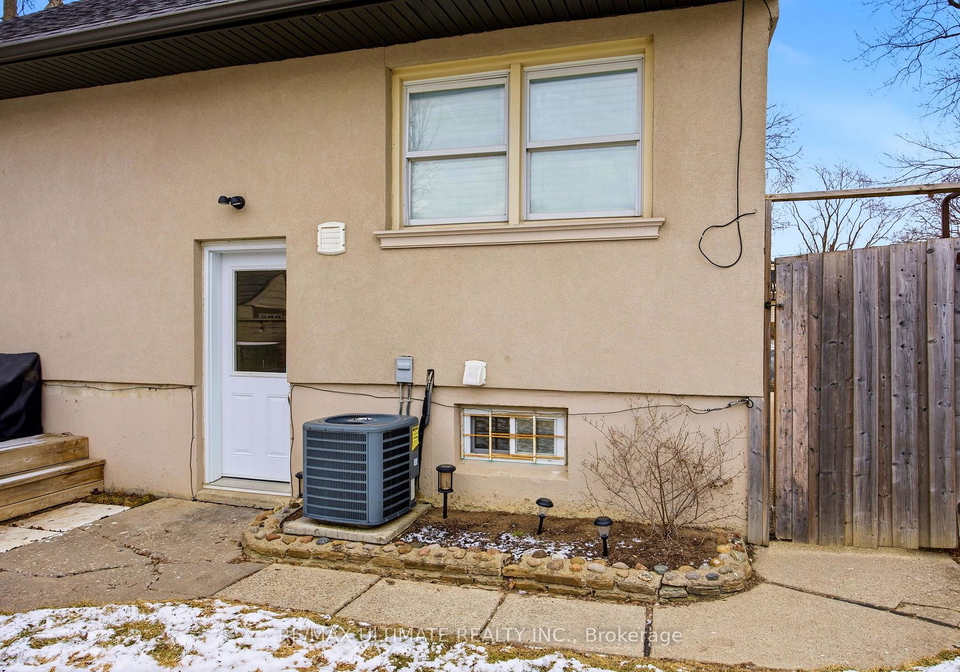 38-clearbrooke-circle-etobicoke-ontario-w12909726