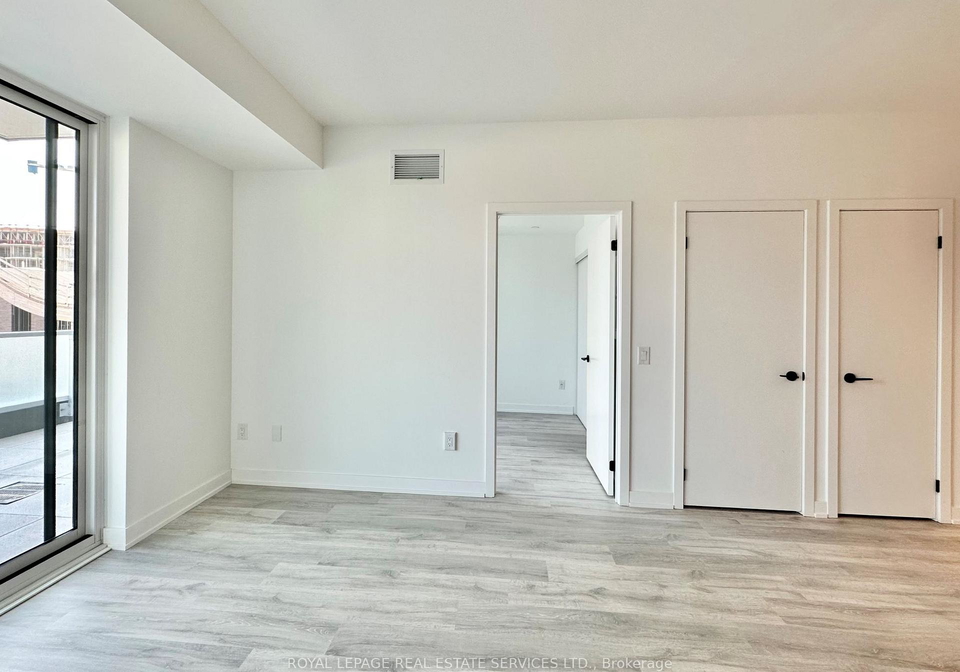 215-lakeshore-road-w-mississauga-ontario-w12910064