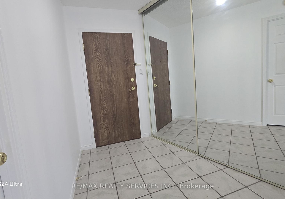4235-sherwoodtowne-boulevard-mississauga-ontario-w12910134