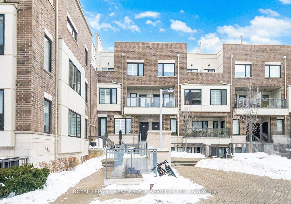 8-drummond-street-etobicoke-ontario-w12910264