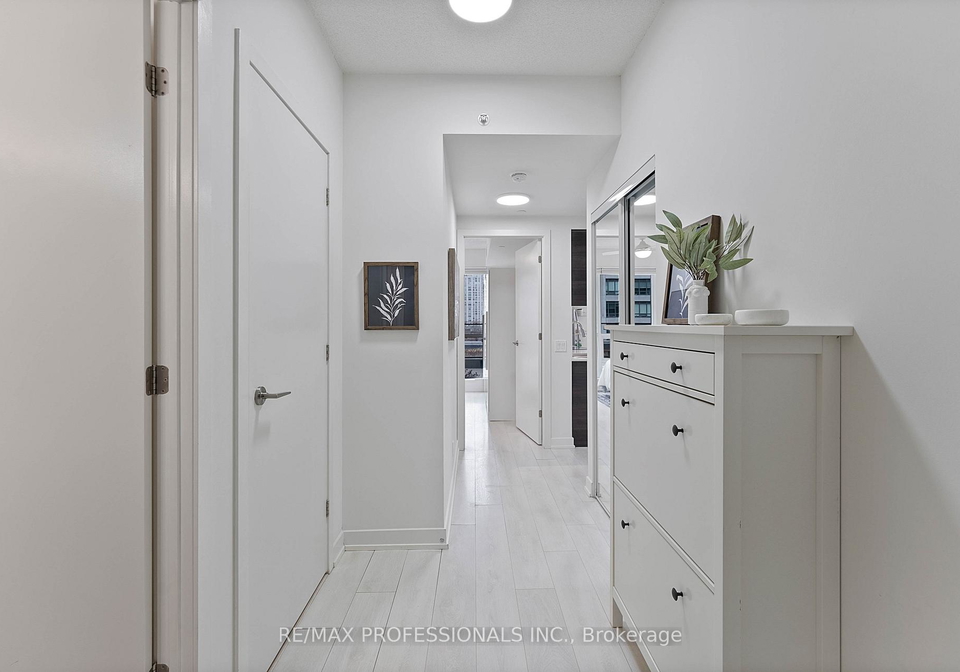 2200-lakeshore-boulevard-w-etobicoke-ontario-w12910406