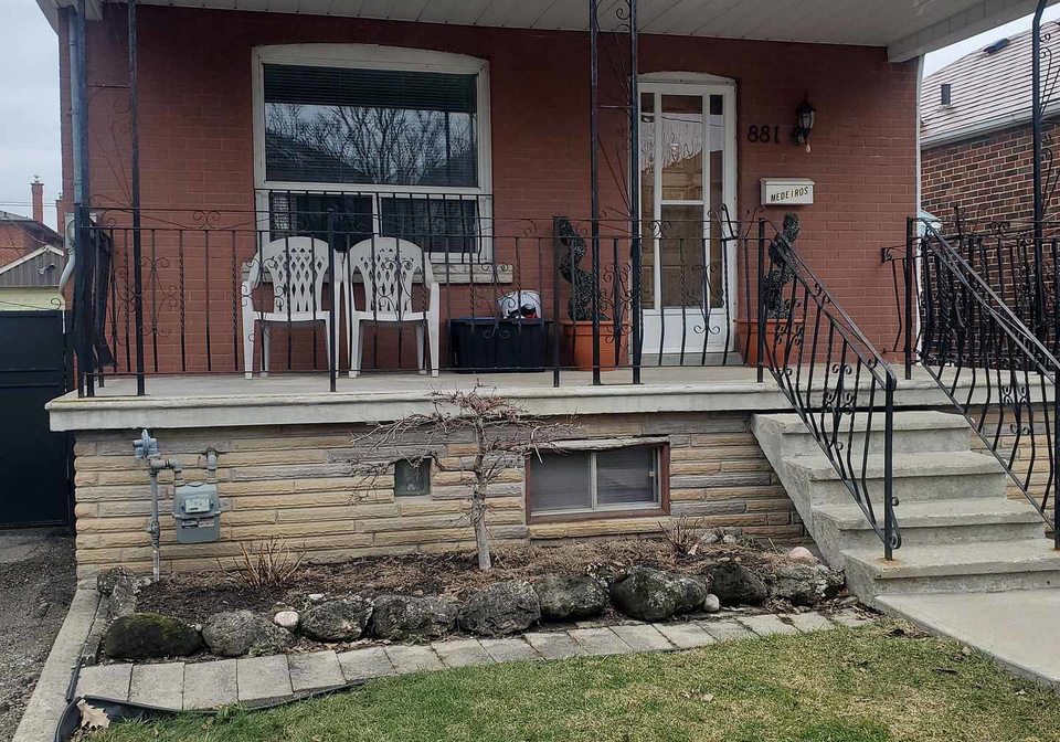 881-stclarens-avenue-toronto-ontario-w12910552