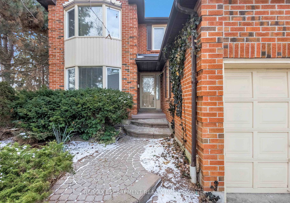 4037-chadburn-crescent-mississauga-ontario-w12910718