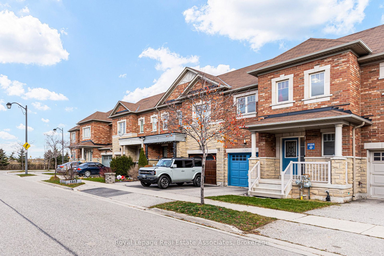 1315-brandon-terrace-milton-ontario-w12910806