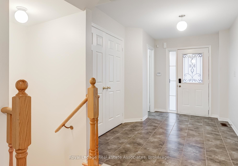 1315-brandon-terrace-milton-ontario-w12910806
