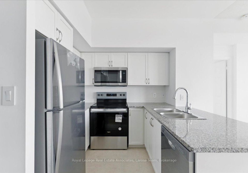 208-enfield-place-mississauga-ontario-w12910916