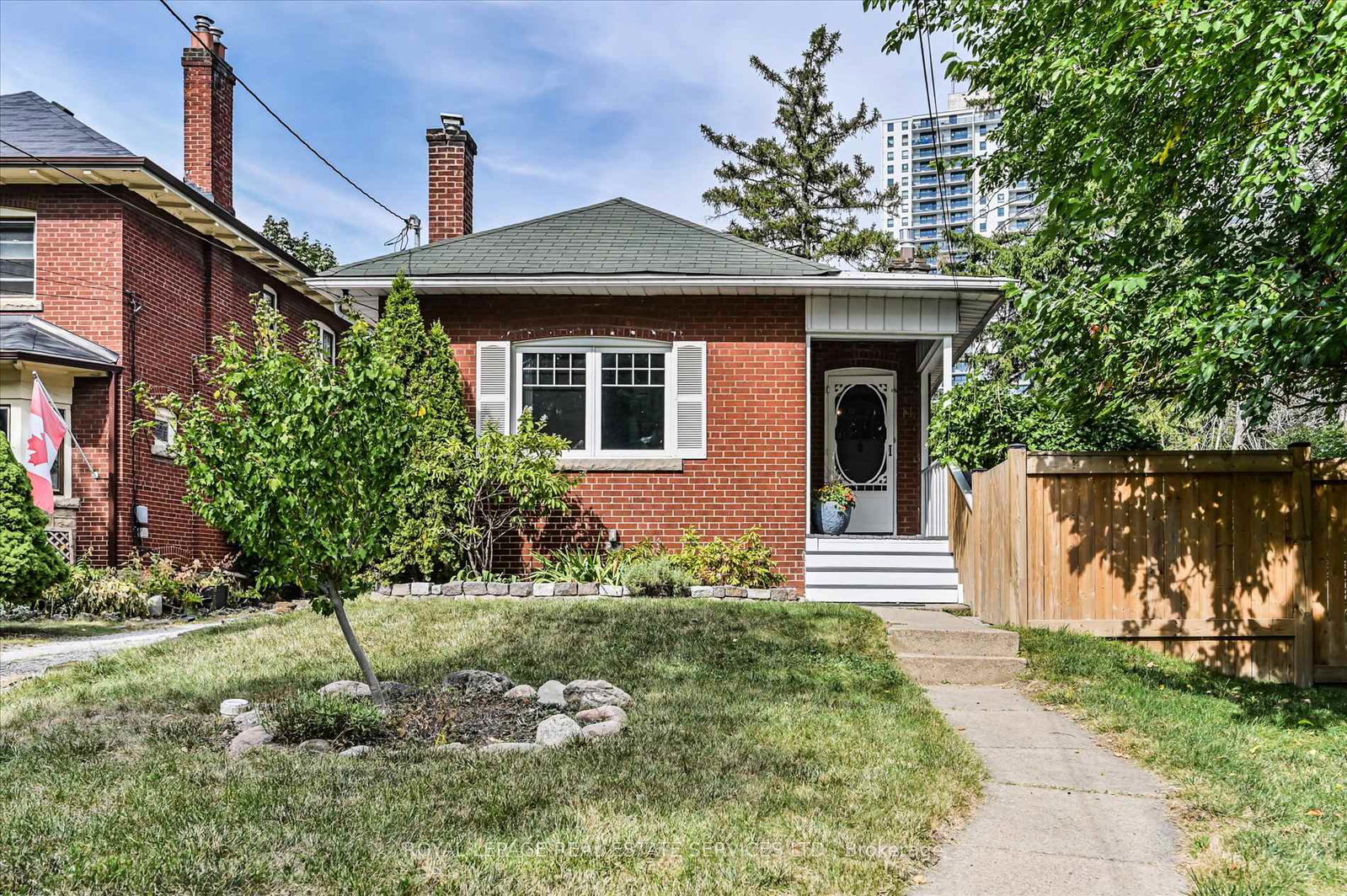 11-king-street-crescent-north-york-ontario-w12911004