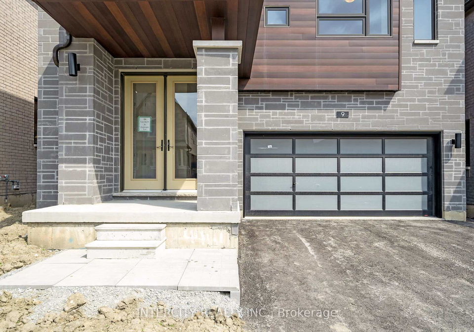 9-keyworth-crescent-brampton-ontario-w12912112