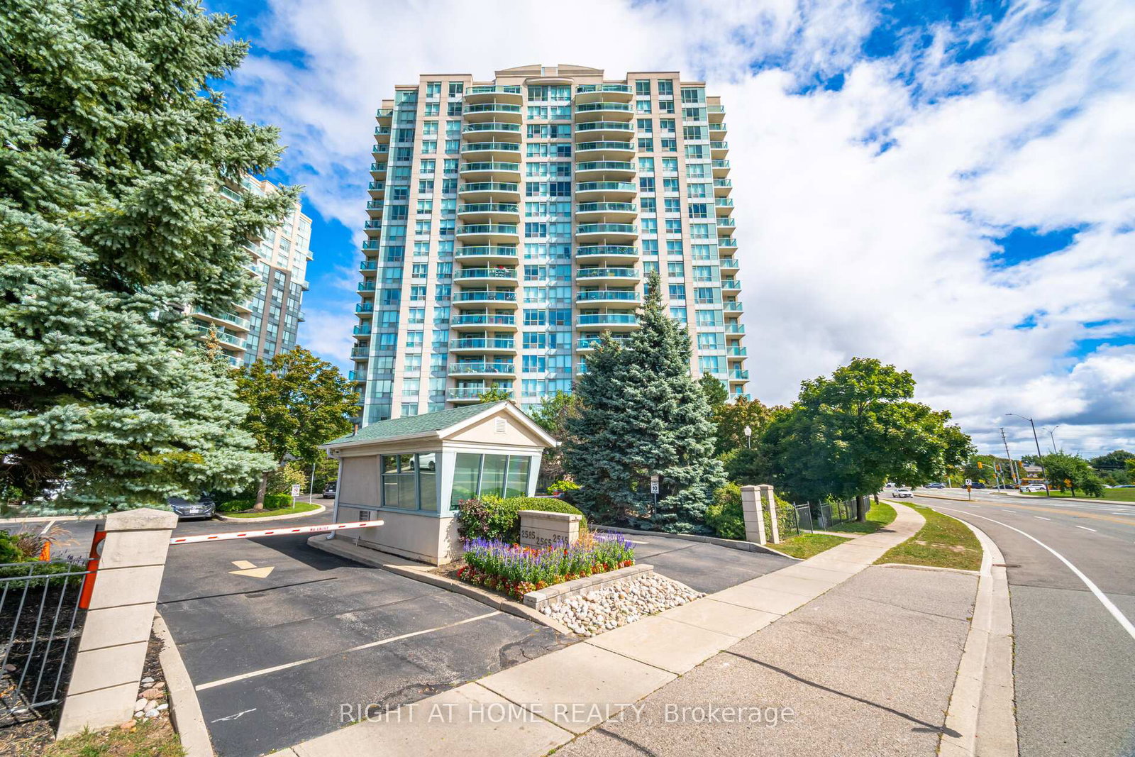 2545-erin-centre-boulevard-mississauga-ontario-w12912552