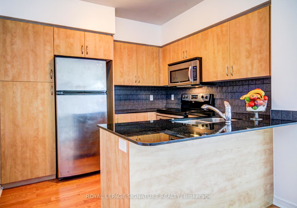 15-legion-road-s-etobicoke-ontario-w12912928