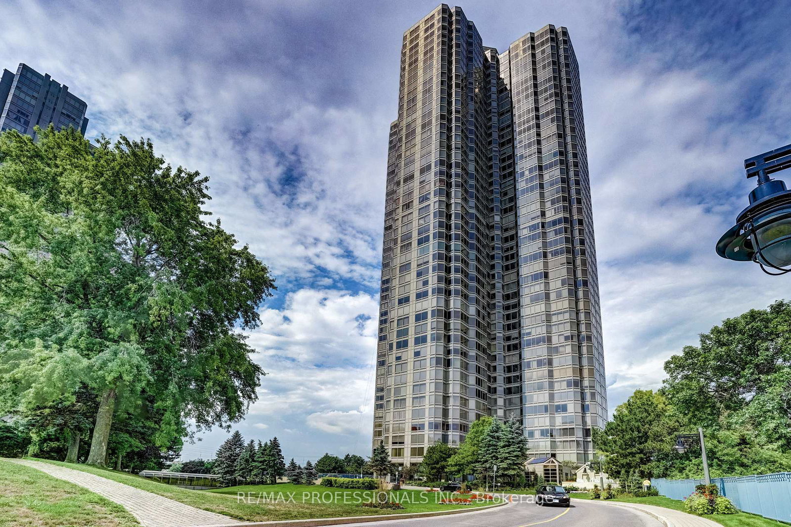 1-palace-pier-court-etobicoke-ontario-w12913268