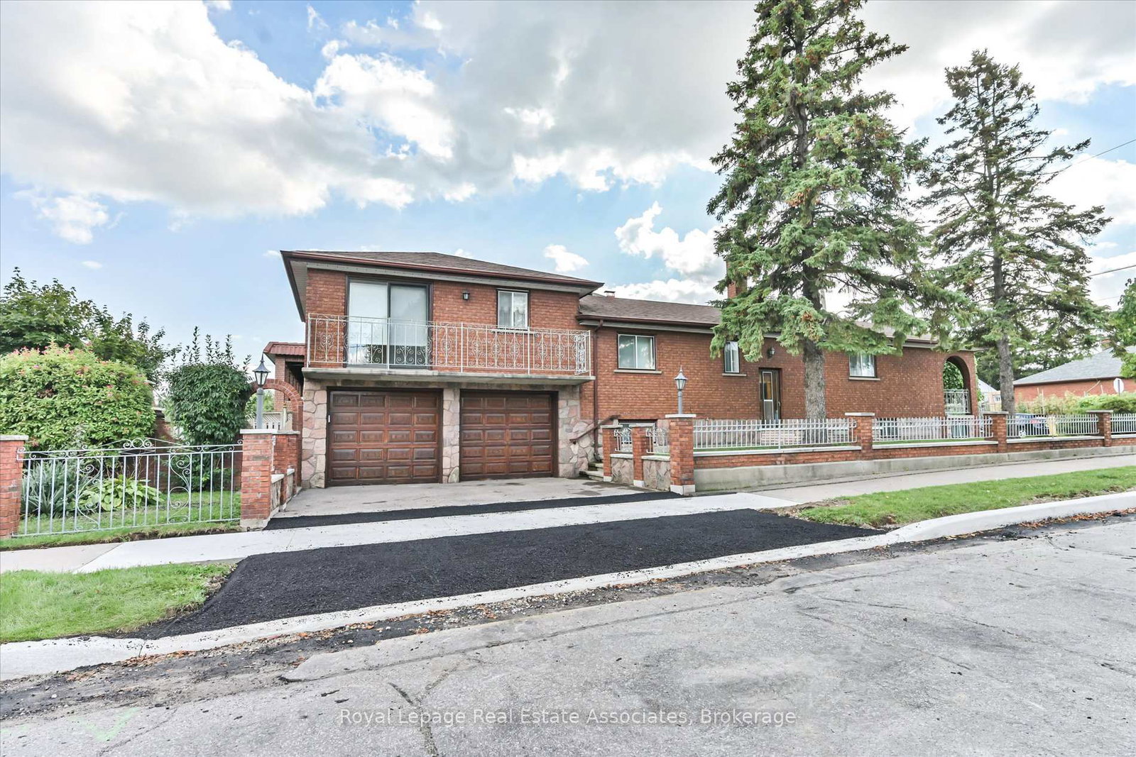 135-jay-street-north-york-ontario-w12913646