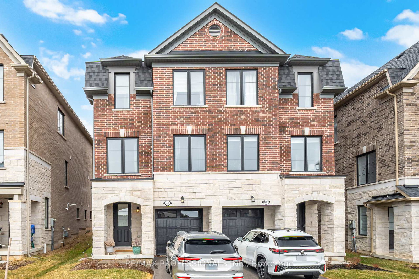 1401-national-common-burlington-ontario-w12913654