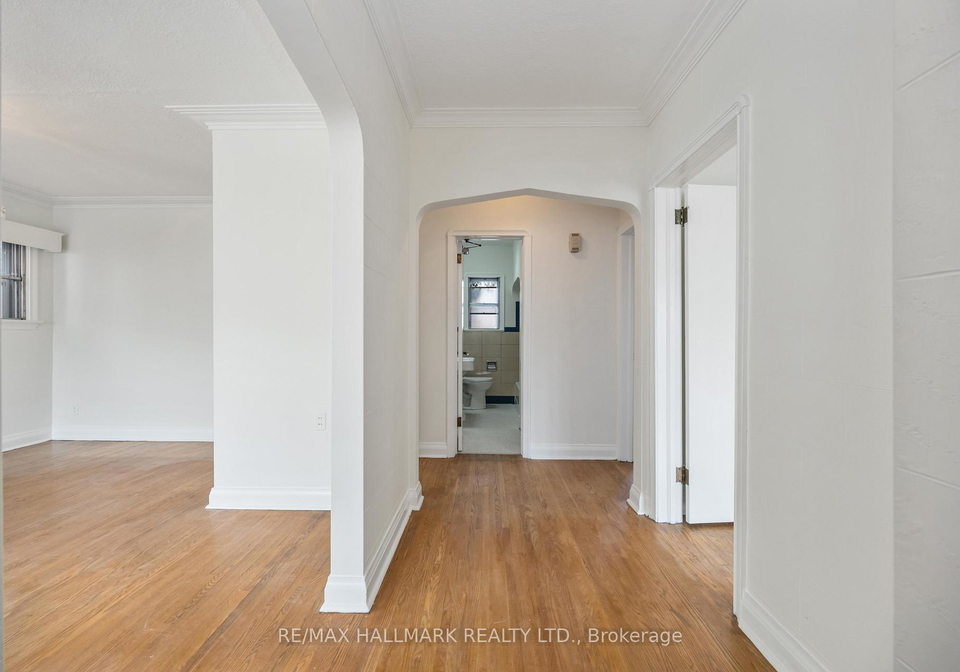 16-bermuda-avenue-etobicoke-ontario-w12913790