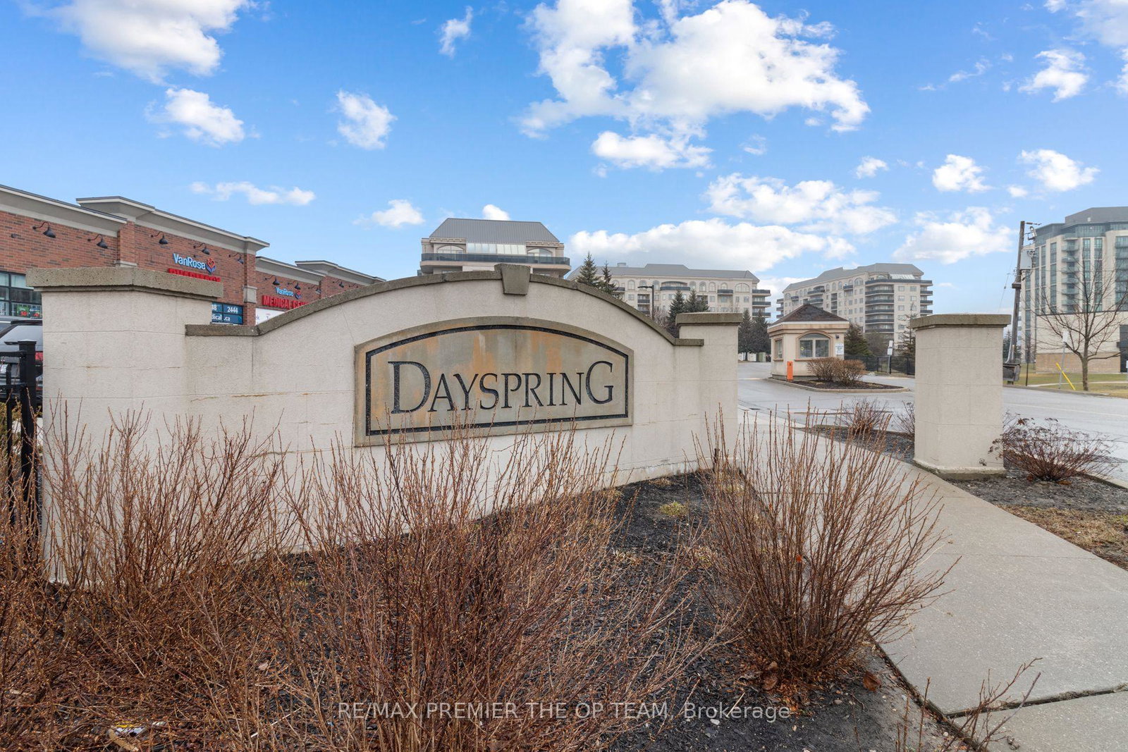 7-dayspring-circle-brampton-ontario-w12914144