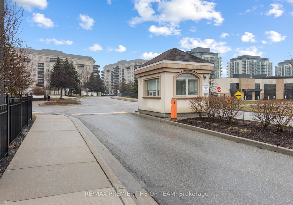 7-dayspring-circle-brampton-ontario-w12914144