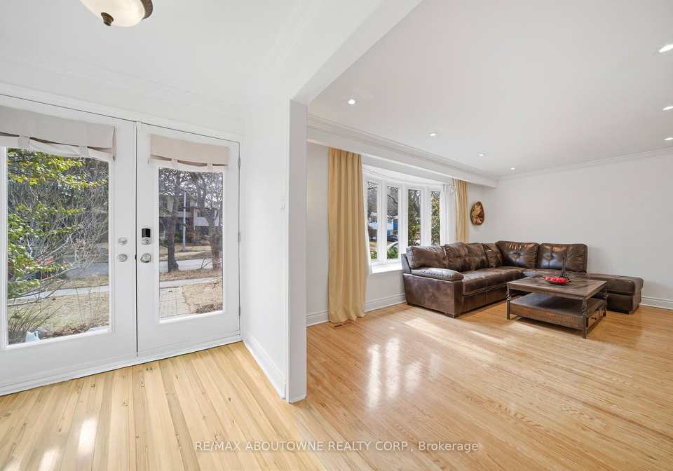 481-anthony-drive-oakville-ontario-w12915172
