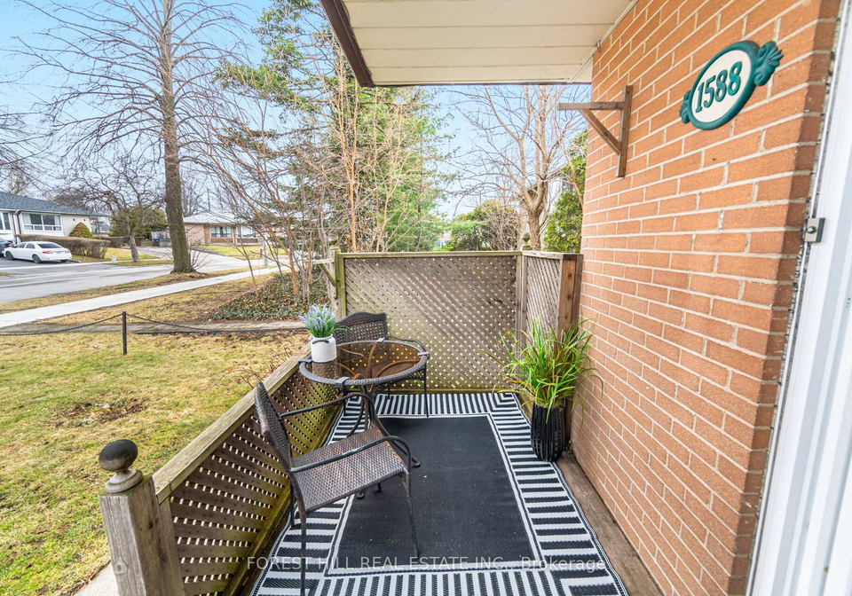 1588-hobbs-crescent-mississauga-ontario-w12915178