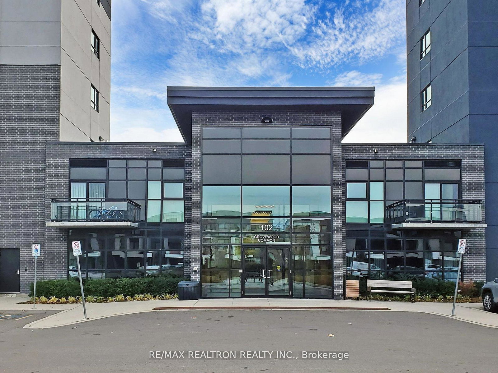 102-grovewood-common-crescent-oakville-ontario-w12915674