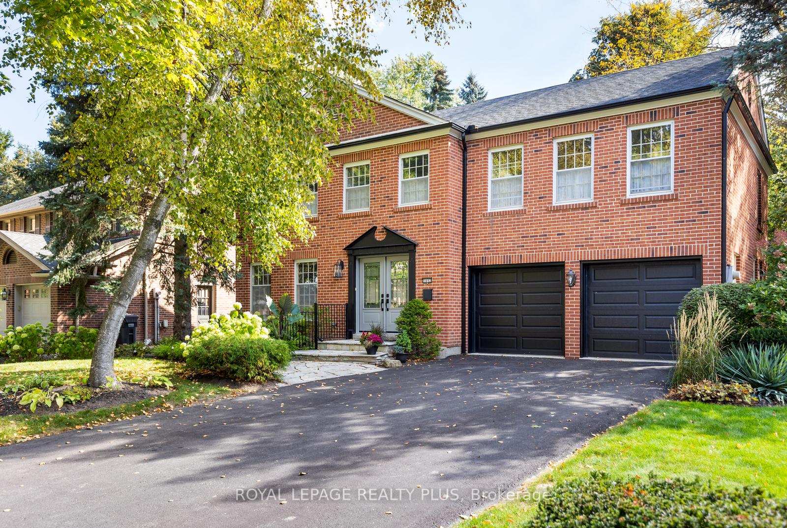 1852-sherwood-forrest-circle-mississauga-ontario-w12916862