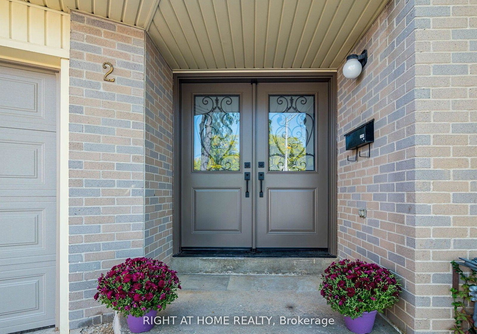 2-giles-court-etobicoke-ontario-w12917766