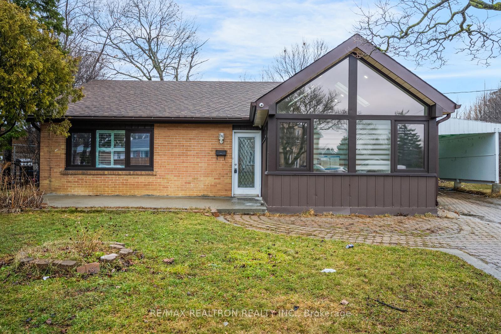 30-lawrence-crescent-brampton-ontario-w12918032
